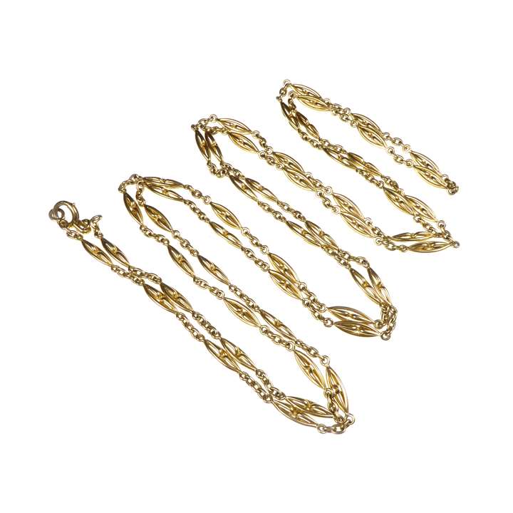 Antique gold longchain necklace, with navette shaped links